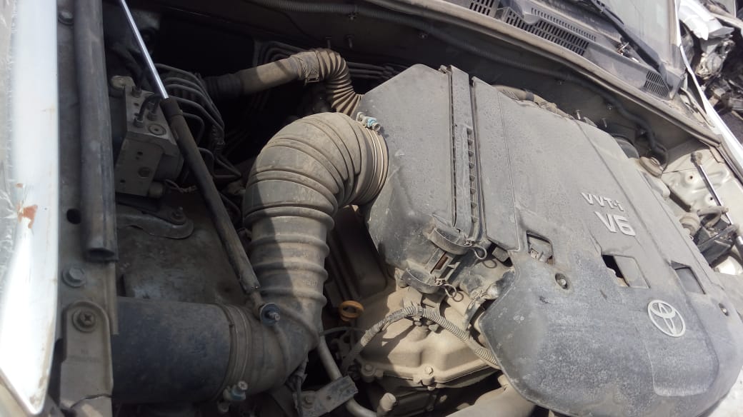  Toyota LAND CRUISER 2004    EN DESARME